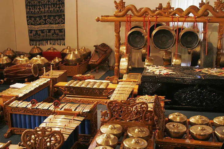 Alat musik Gamelan Kyai Galur
